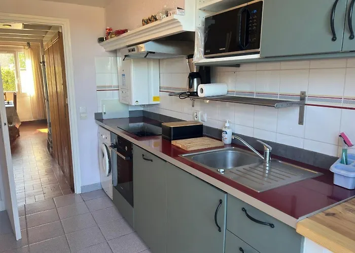 Village Occitan Magnifique T3 Mezzanine Proche Roquille Clim Et Wifi Cap D'agde アパート アグド